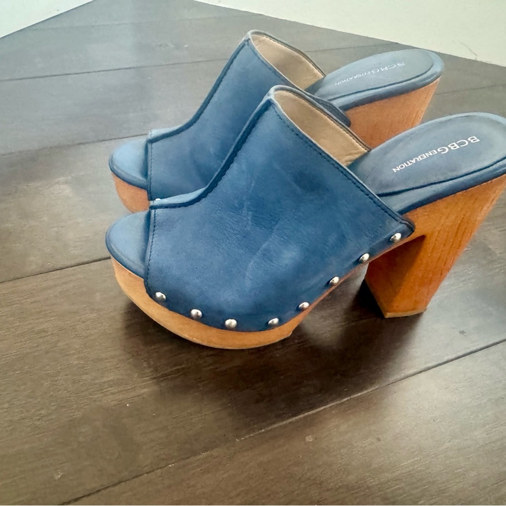 BCBGeneration Navy Blue Wood Platform Mules